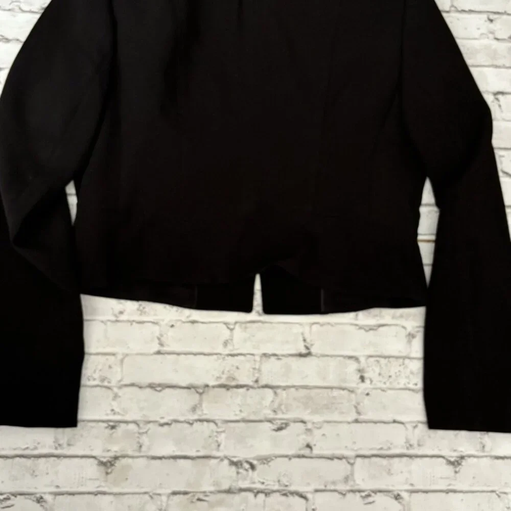 White House Black Market Black Cropped Suit Jacket Size 12 NWT - Picture 5 of 5